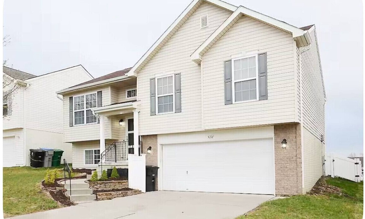 North Central Omaha House | Centrally located 3 bedroom Family Retreat in Omaha