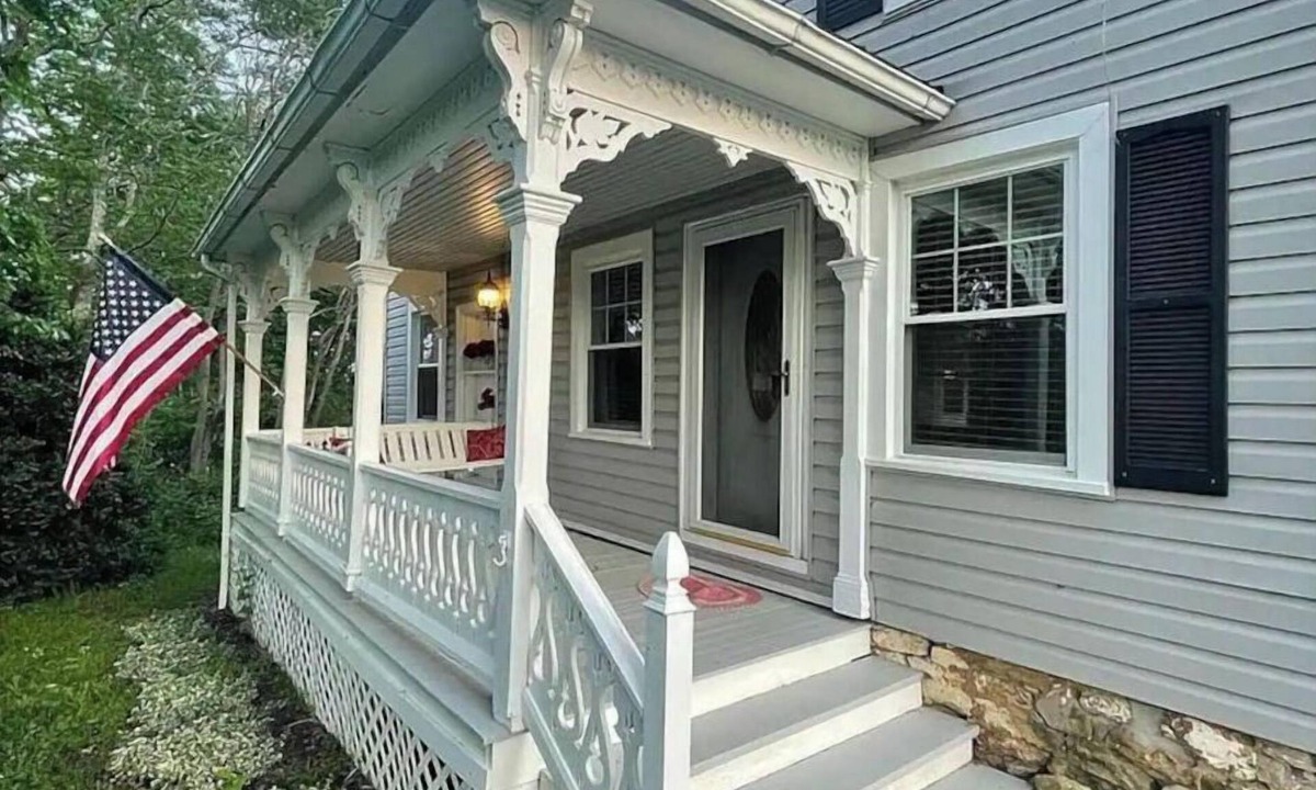 Ridgeway House | Charming 1891 Country Farmhouse: Game Room, Fire Pit, 2 Acres, EV Charger