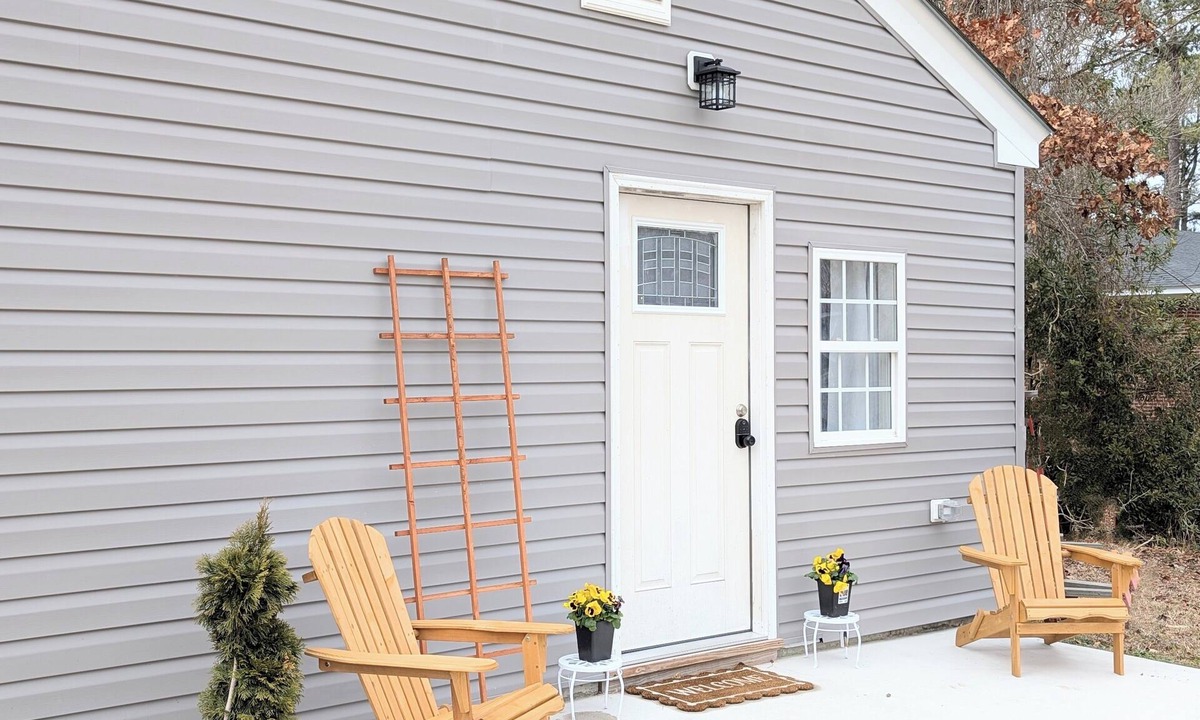Elizabeth City House | Charming 2-bedroom house in Elizabeth City with AC