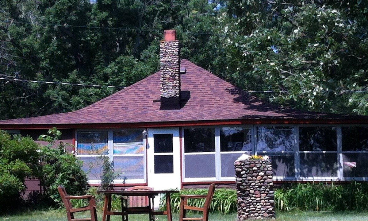 Stillwater Cabin | Charming 2-Bedroom Cabin with boathouse on Big Carnelian Lake in Stillwater