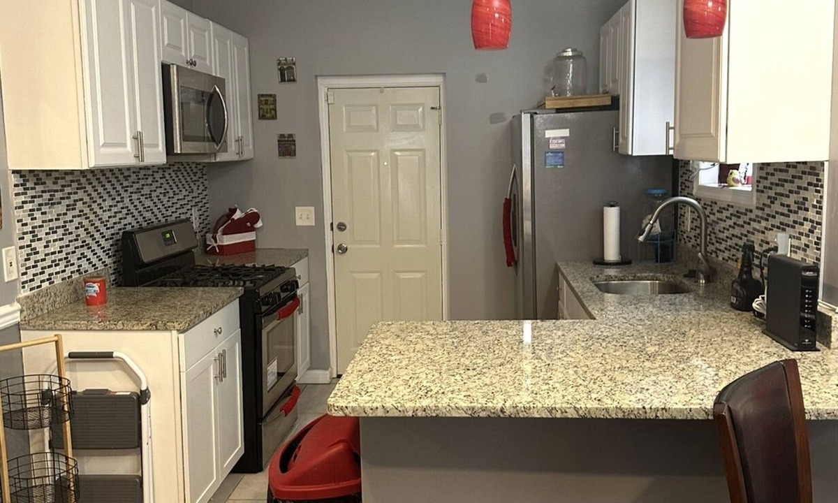 Gwynns Falls/Leakin Park House | Charming 2-bedroom townhome in Baltimore with WiFi, AC