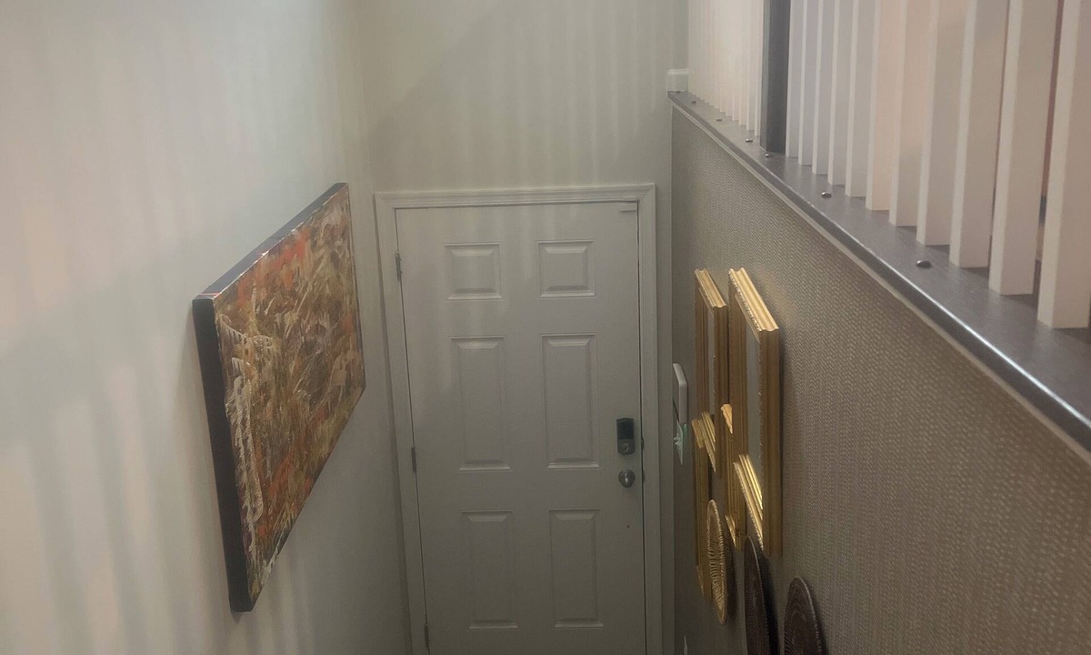West Laurel House | Charming 2-bedroom townhome in Laurel with WiFi and AC