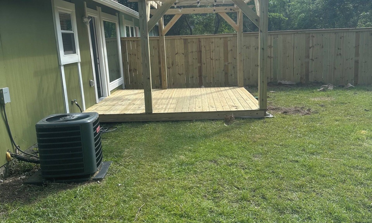 Fayetteville House | Charming 2-bedroom 2 bathroom villa in welcoming Fayetteville with AC, WiF