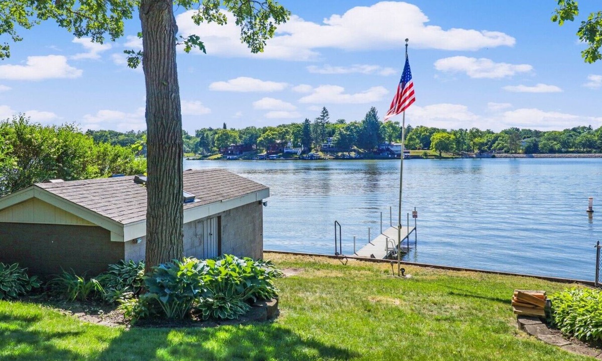 Wonder Lake House | Charming 3 Bed Lakefront Home steps to the water!