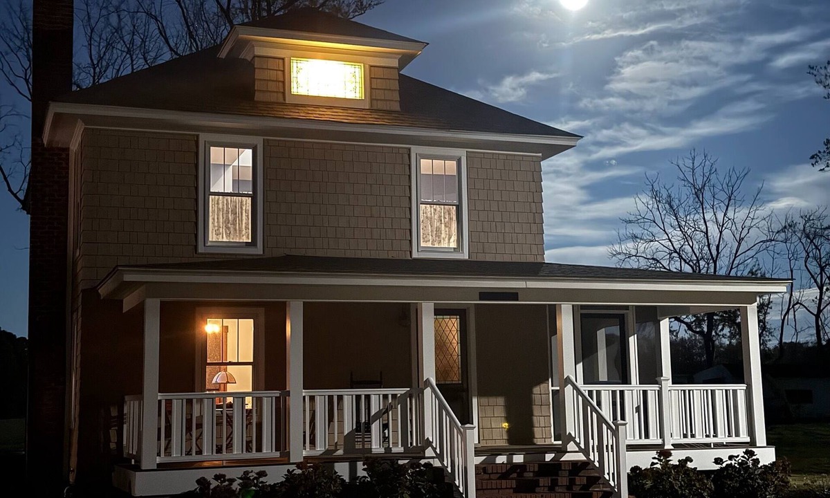 Claiborne House | Charming 3-bedroom in Village of Claiborne BOOK 3 NIGHTS GET 4TH FREE STRN26-6