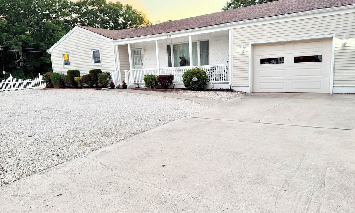 Ocean Acres House | Charming 4-bedroom house with AC in Stafford Township