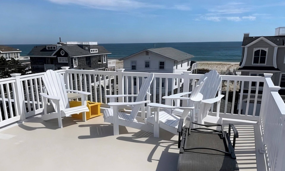 Holgate House | Charming 5-bedroom beach house in Holgate - for families only