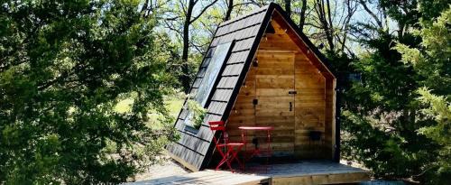 Allen County Ski Chalet | Charming A-Frame Cabin Experience with Campfire Vibes in Humboldt, Kansas