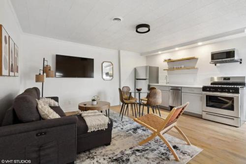 Ottawa Apartment | Charming and Modern 2BR in the Heart of Ottawa