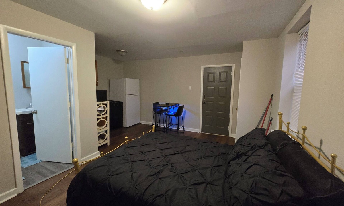 Camden Apartment | Charming apartment in beautiful Camden near Philadelphia