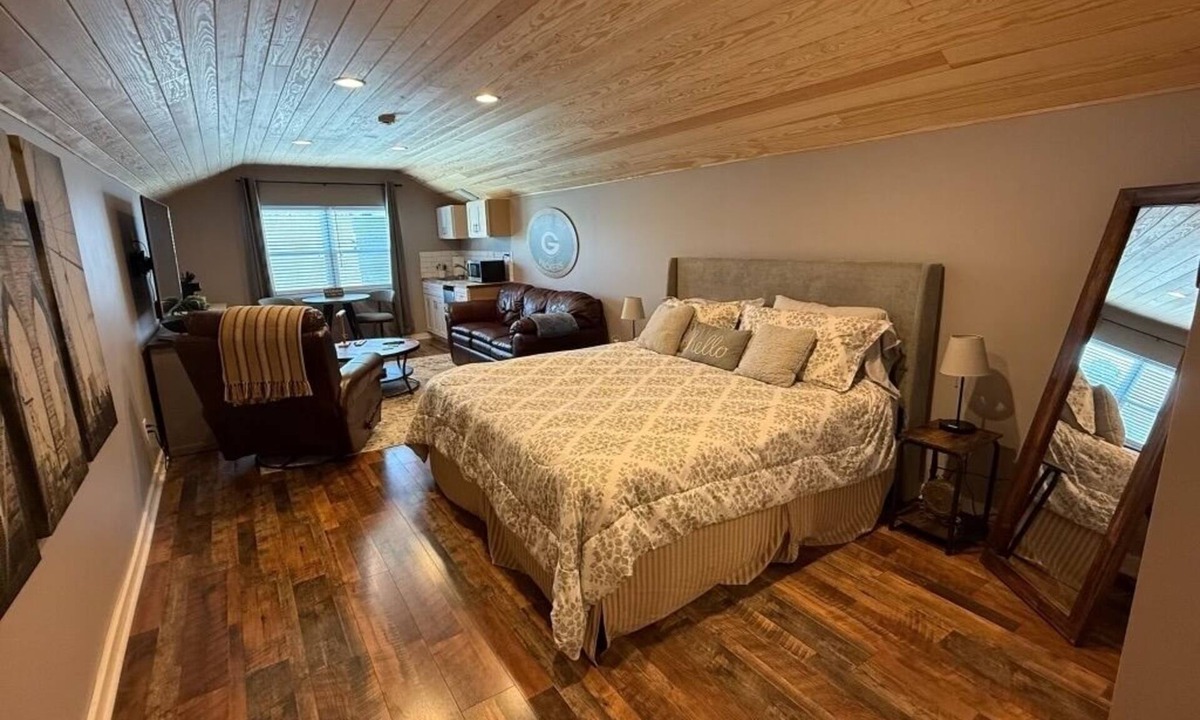 Woodstock Apartment | Charming bungalow apartment 1.2 miles from downtown Woodstock, GA