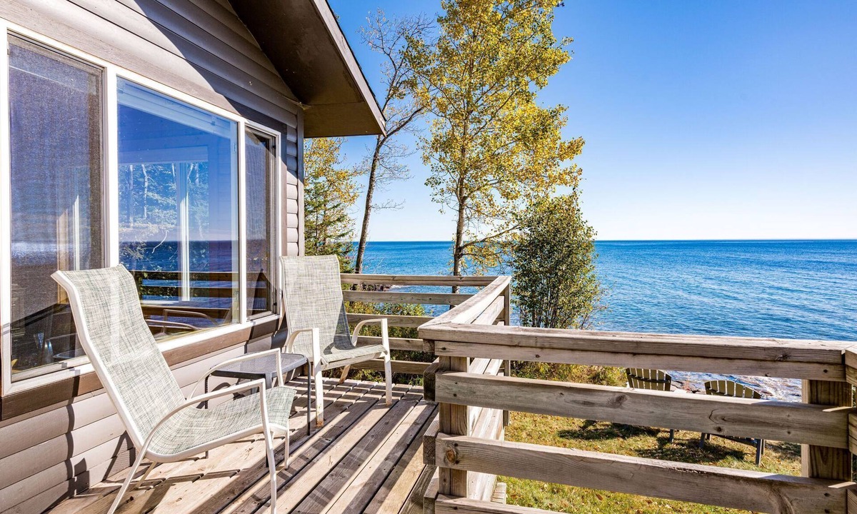 Two Harbors Cabin | Charming cabin only feet from Lake Superior