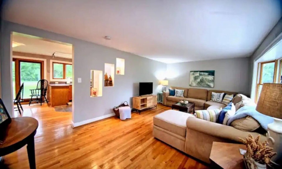 Stevensville House | Charming Coastal/Country Home w/3 Acres & Sauna!