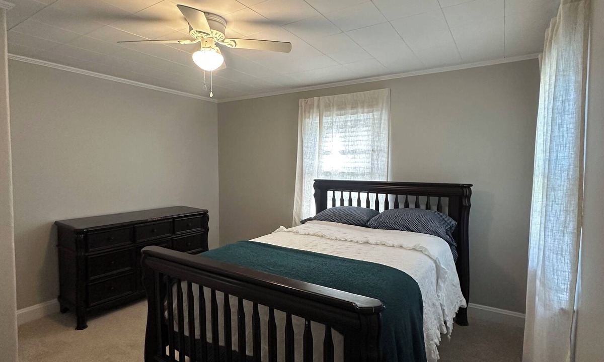 Woodruff House | Charming Home Between Greenville & Spartanburg. Close to BMW