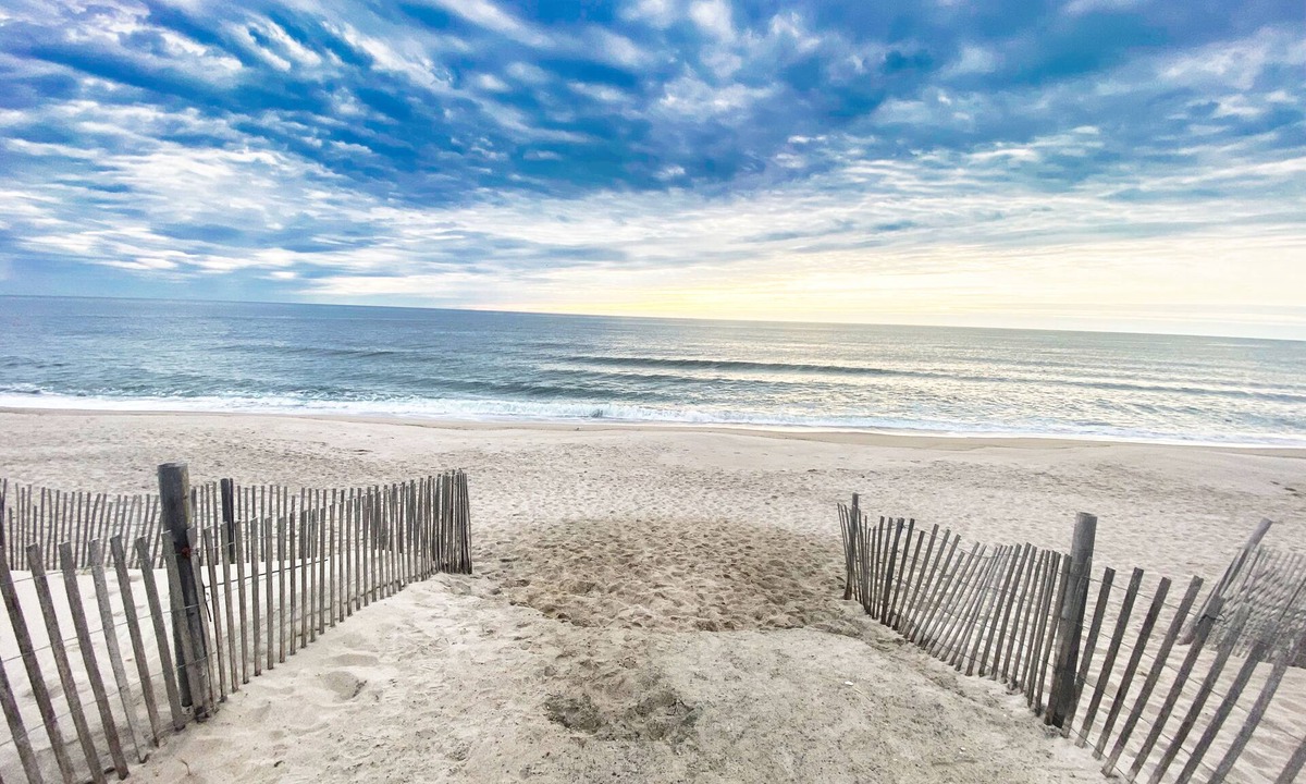 Brick House | Charming MCM Ranch. A bike ride to the beach. Friendly, safe neighborhood.