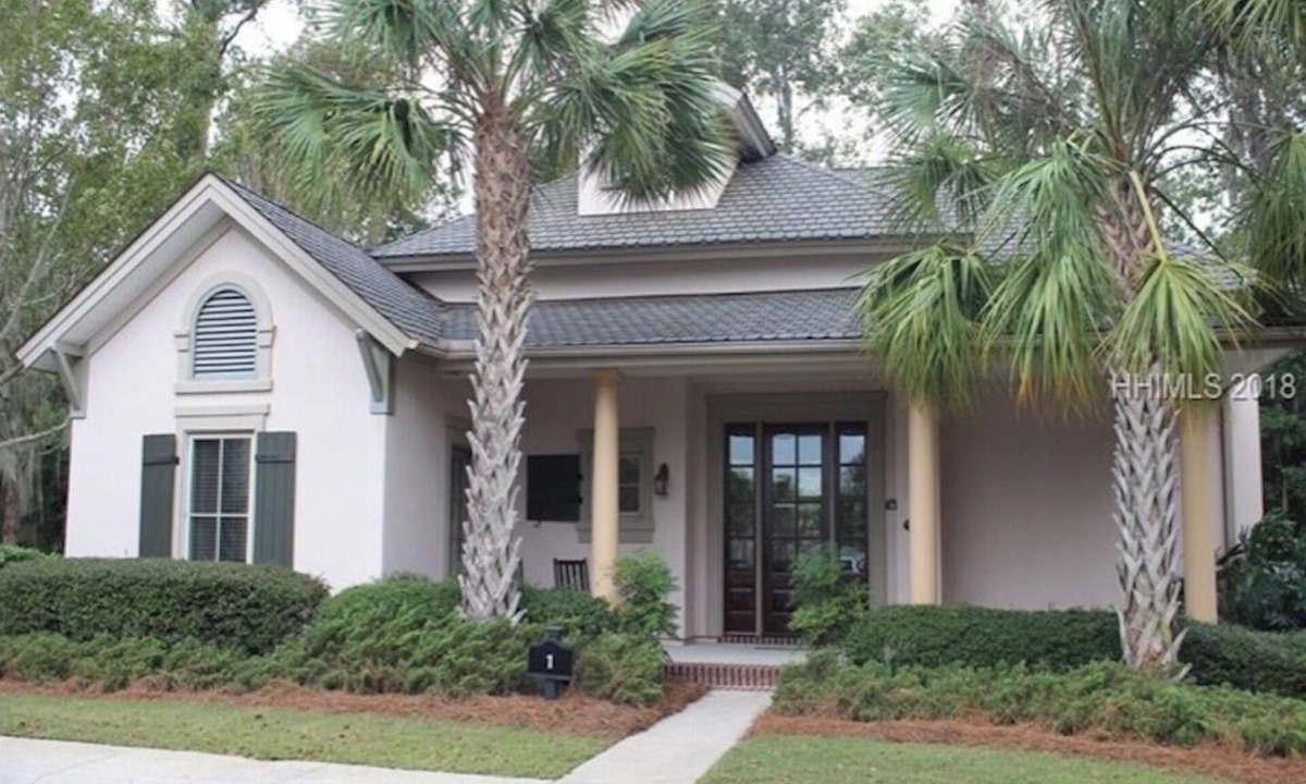 Bluffton House | Charming, Peaceful Hampton Hall Cottage, Updated