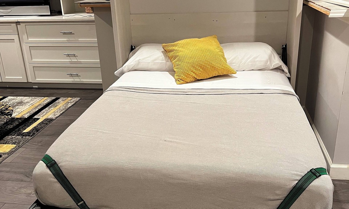Charlotte Apartment | Charming studio apartment in Charlotte complete withTV and WiFi Close to uptown