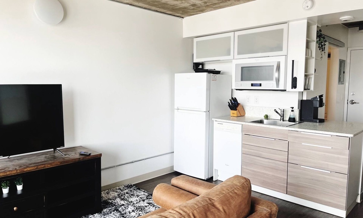 Jefferson Park Apartment | Charming Studio Mins to Downtown