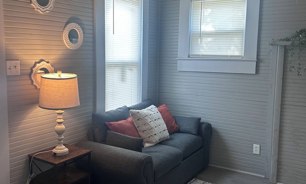 Flomaton Apartment | Charming studio with WiFi and appliances!