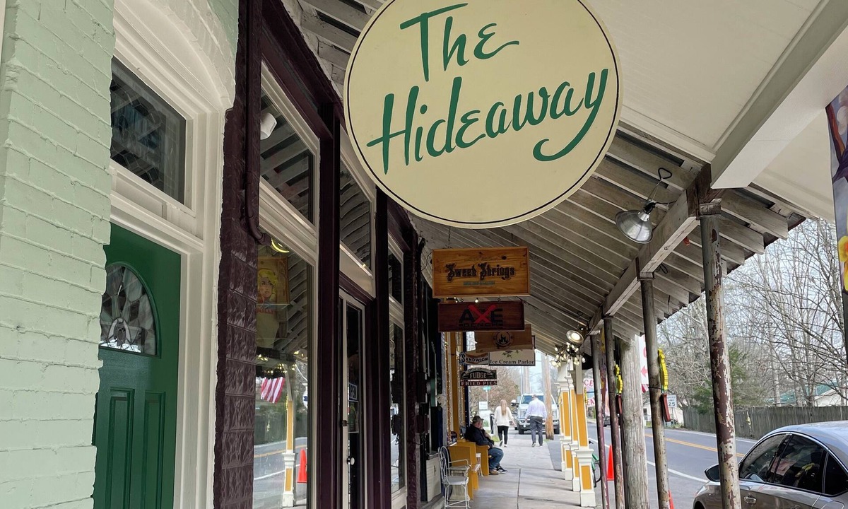Bell Buckle House | Charming townhouse in the heart of downtown Bell Buckle - The Hideaway