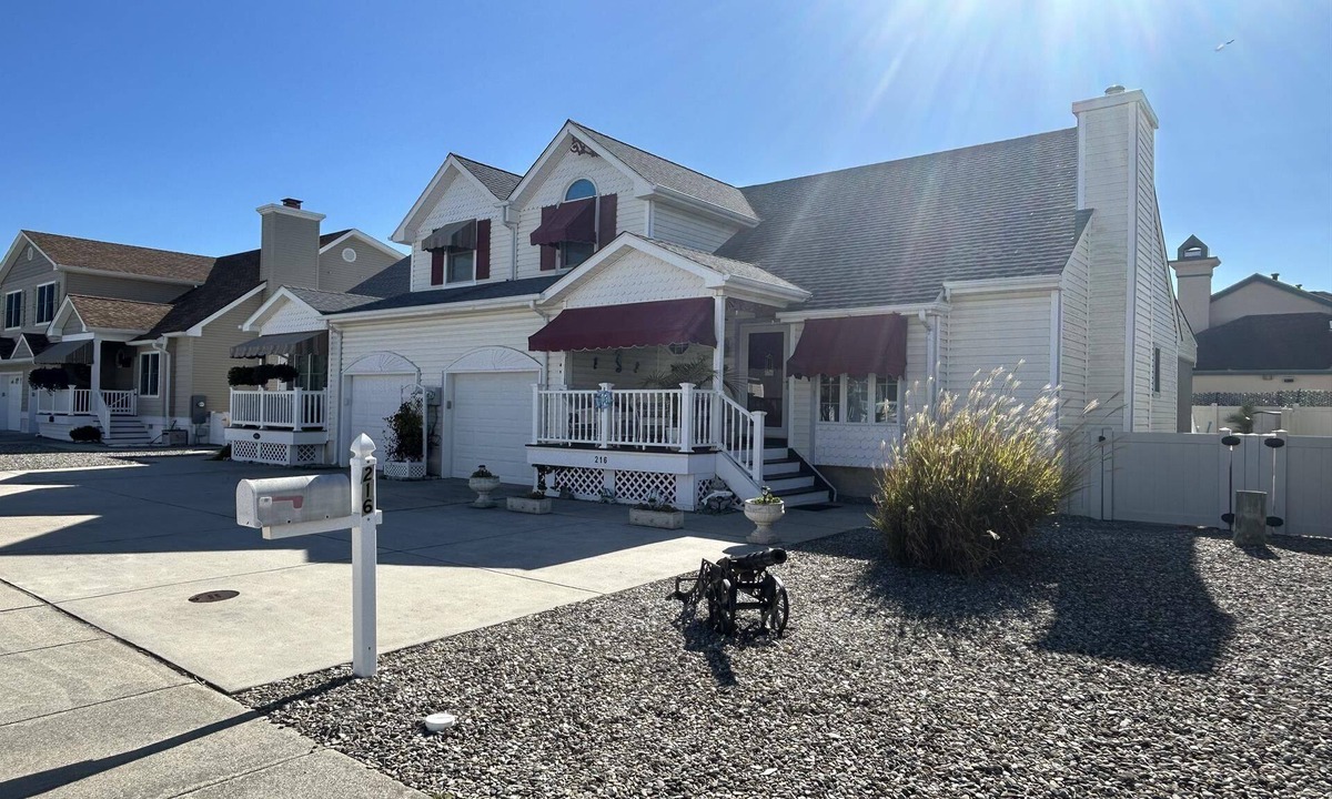 Diamond Beach House | Charming two-story townhouse! Sleeps 12