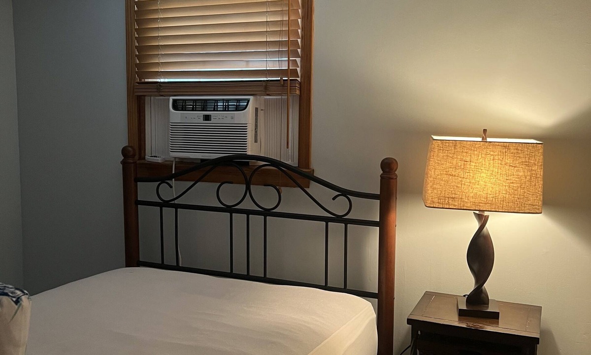 Woodbridge House | Cheerful 3 bedroom house located heart of new jersey.