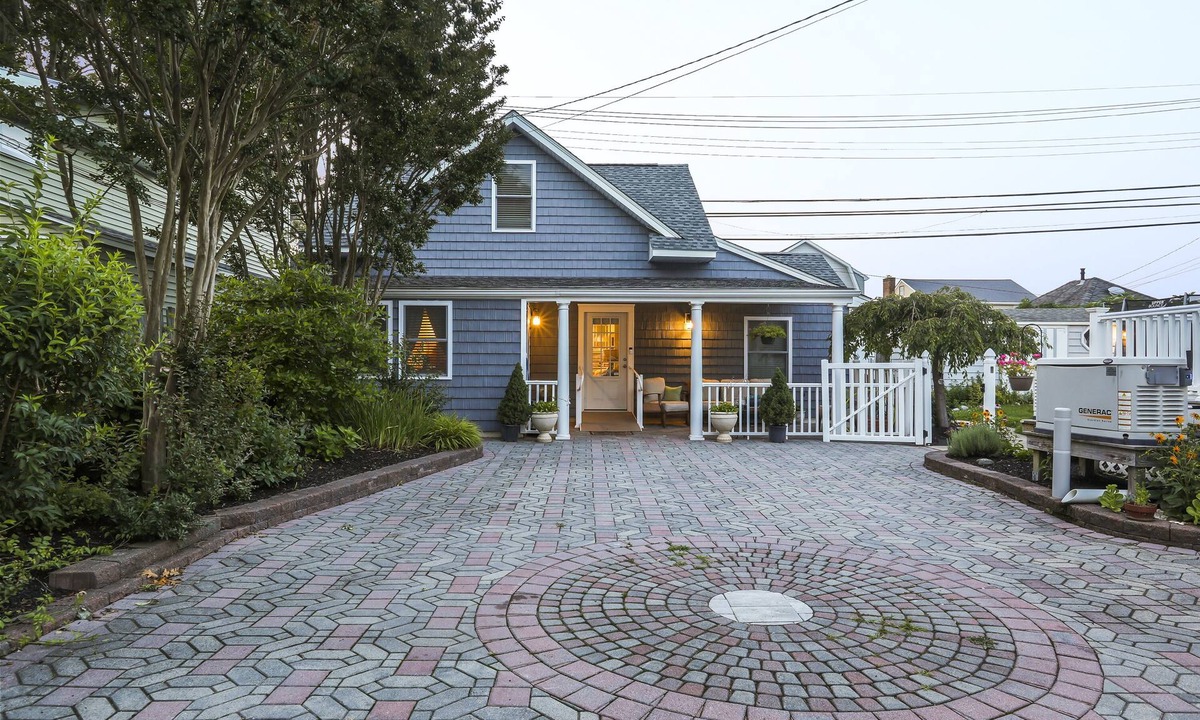 Belmar Cottage | Cheerful Home, 3B, 3B, 2 Blocks to the Ocean