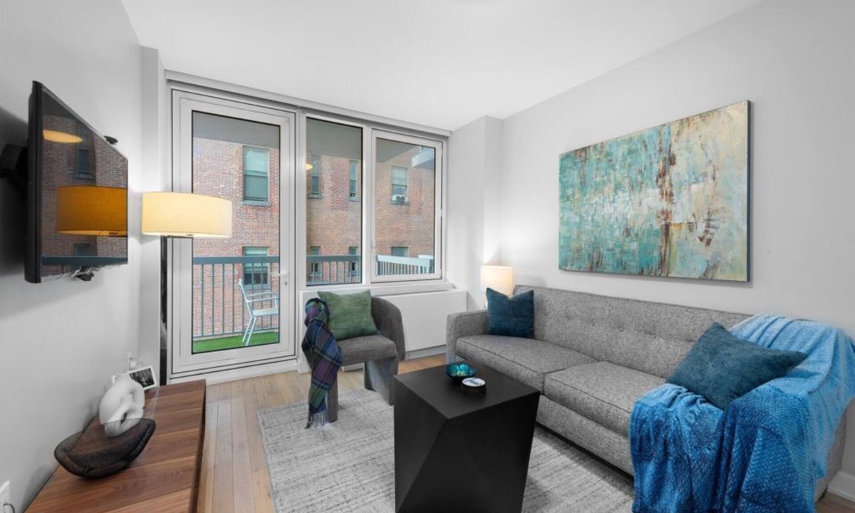 Park Slope Condo | Chelsea 2BR Condo with Balcony