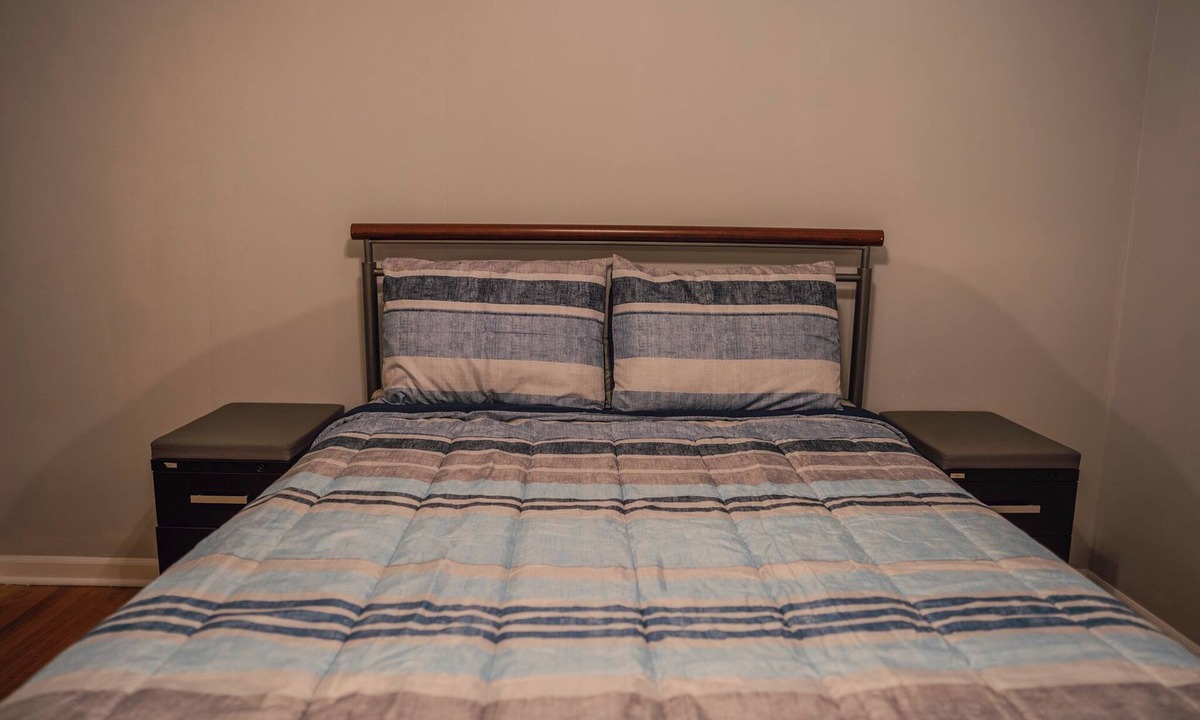 West Ridge Apartment | Chic 3-bedroom apartment with WiFi, AC in amazing Chicago