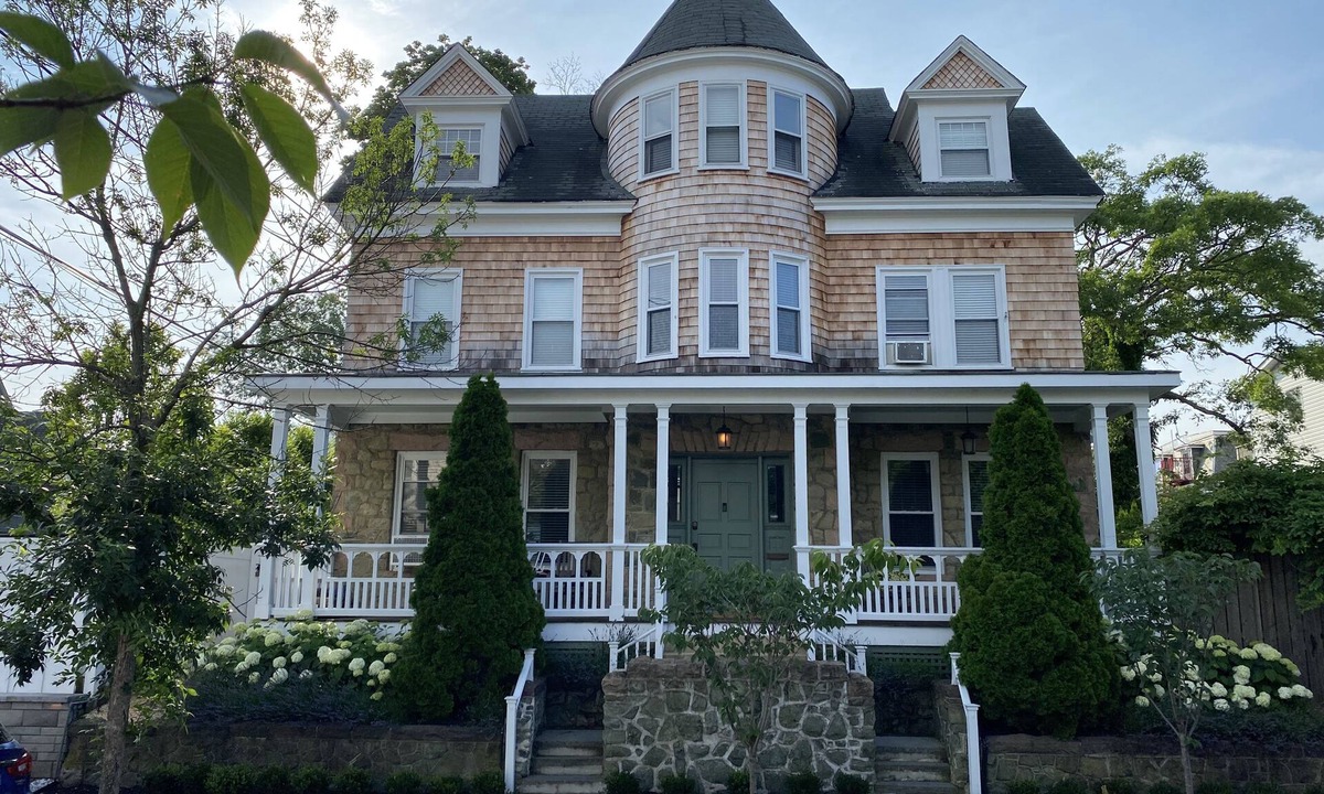 Asbury Park House | Chic Historic Victorian In The Heart Of Asbury Park - Walking Distance to Beach