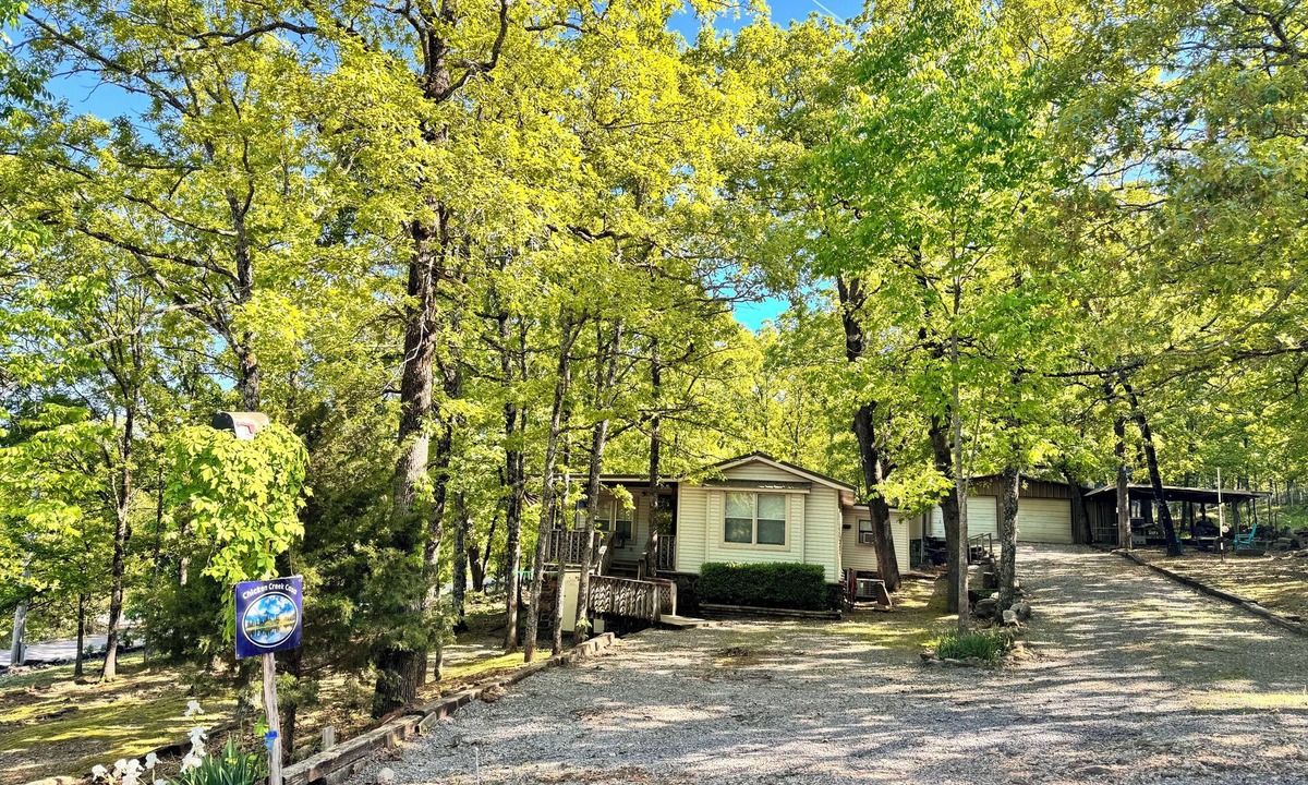 Cookson House | Chicken Creek Casa at Lake Tenkiller! HUGE LOT IN WOODED AREA CLOSE TO LAKE