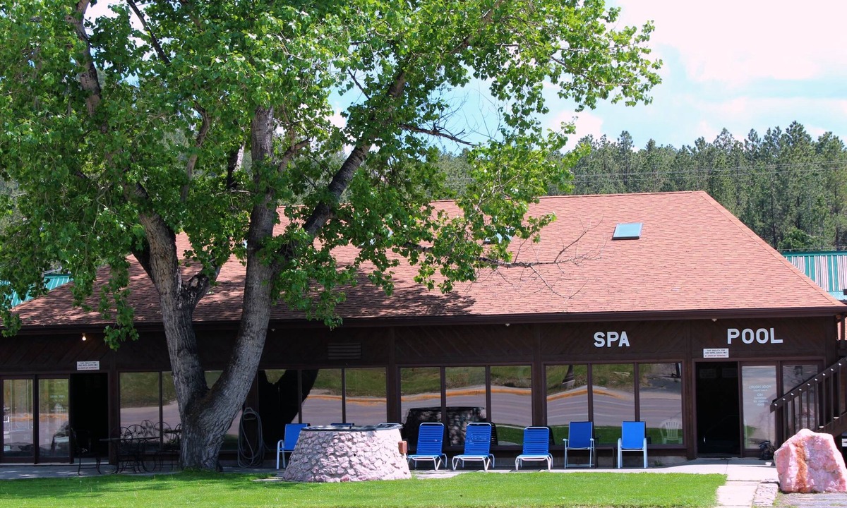 Custer Hotel | Chief Motel