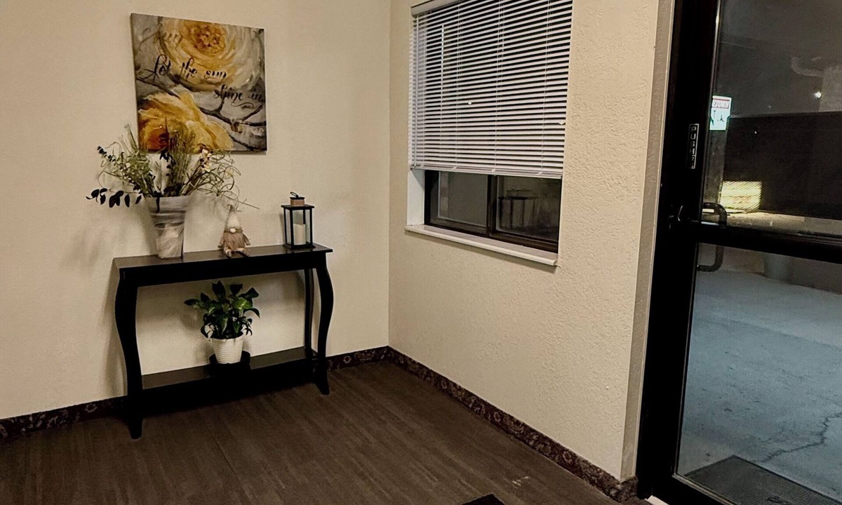 Clarion Hotel | Clarion Hometown Inn