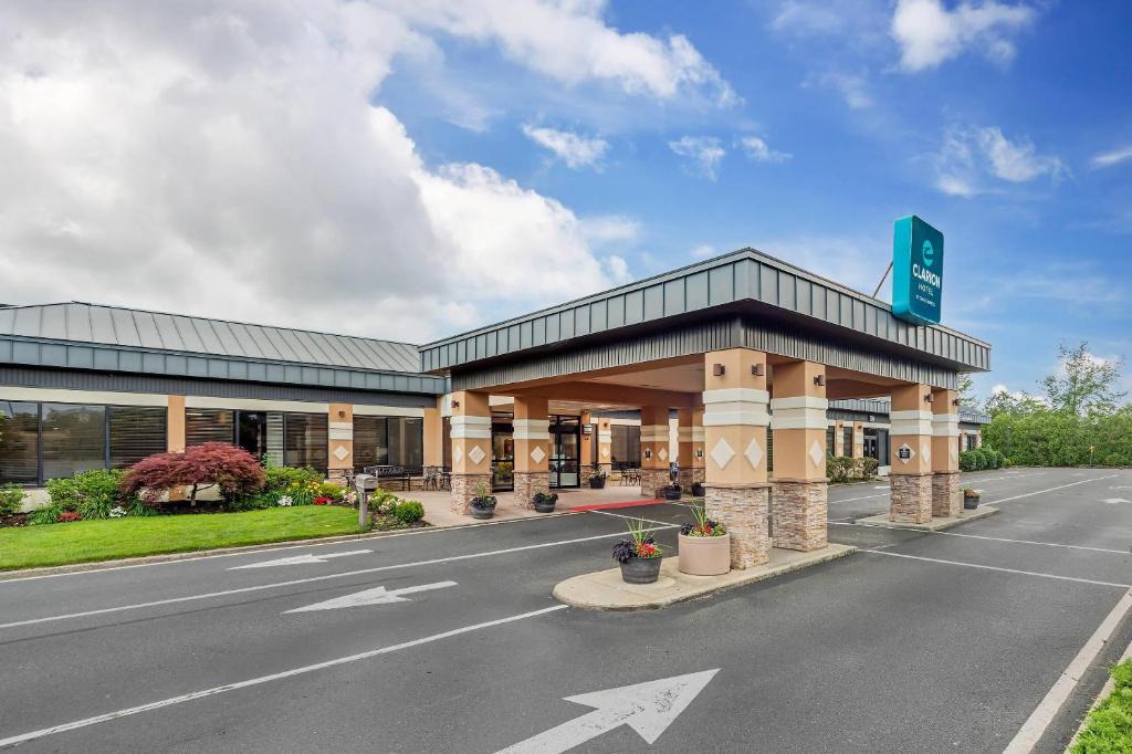 Toms River Hotel | Clarion Hotel & Conference Center Toms River
