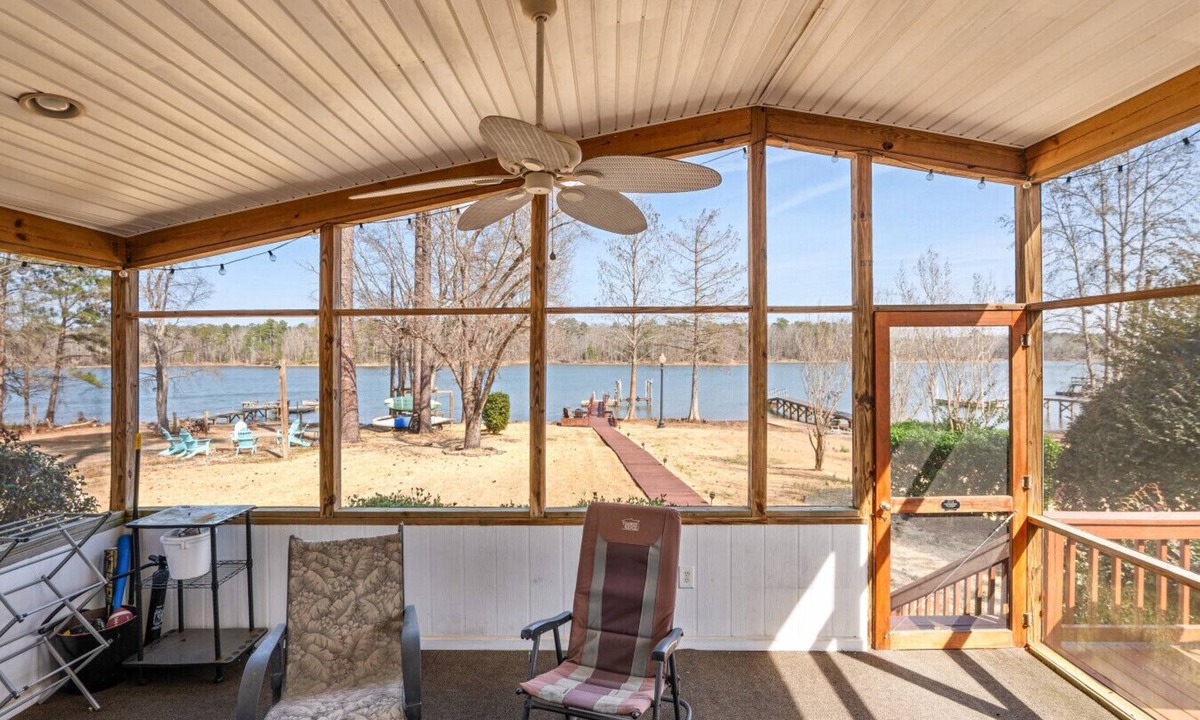 Prosperity House | Cloud Nine on Lake Murray-SUPs, Game Room and More