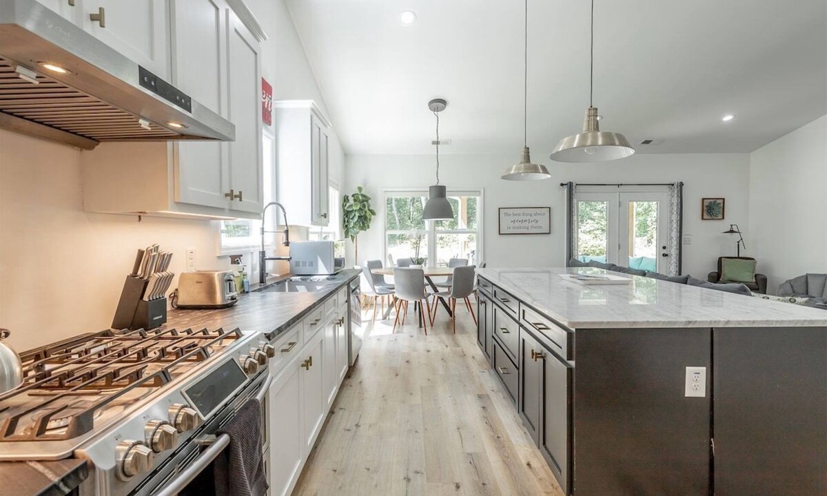 Rising Fawn House | Cloudland Summit | Hot Tub + Grill | Dog Friendly