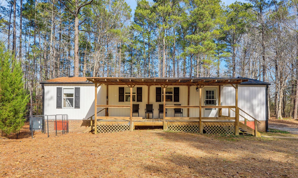McCutcheon Field House | Coastal Retreat Near Camp Lejeune, Dogs Welcome!