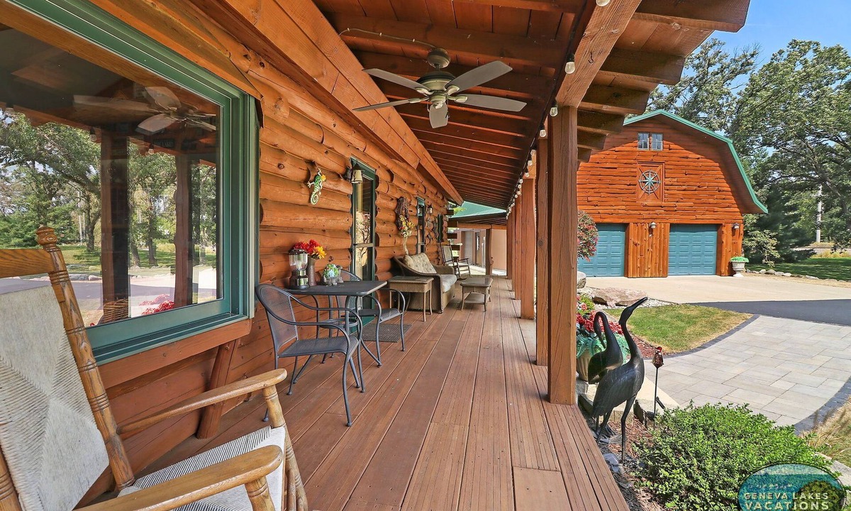 Zenda House | Cobblestone Cabin- 5 minutes from Geneva Lake, Easy Access to Snowmobile Trails!