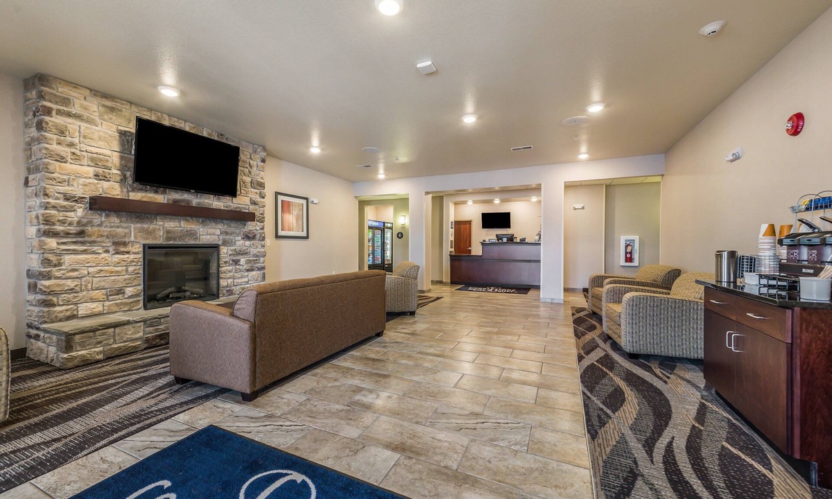 Hutchinson Hotel | Cobblestone Hotel & Suites - Hutchinson