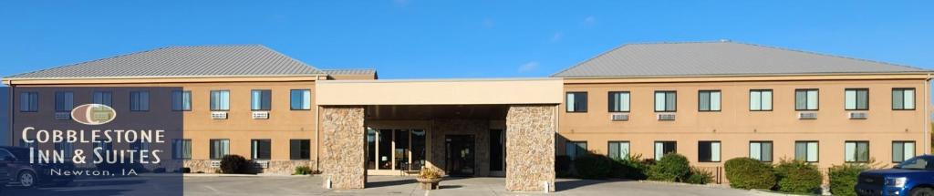 Newton Hotel | Cobblestone Inn & Suites - Newton