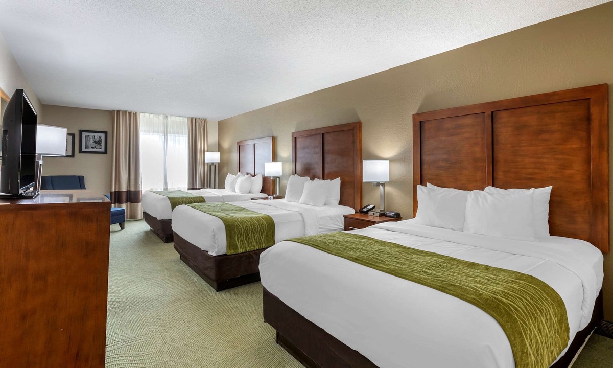 Muscatine Hotel | Comfort Inn Muscatine near Hwy 61