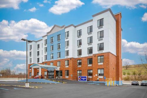 Travis - Chelsea Hotel | Comfort Inn Staten Island