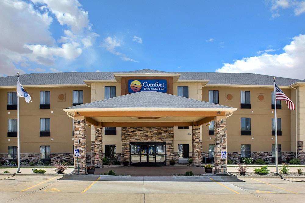 Cedar Rapids Hotel | Comfort Inn & Suites Cedar Rapids North - Collins Road