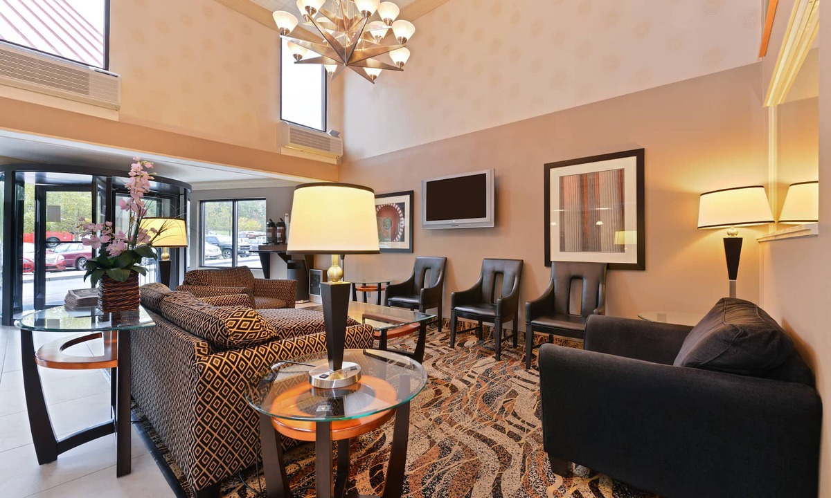 Alexandria Hotel | Comfort Inn & Suites Alexandria West