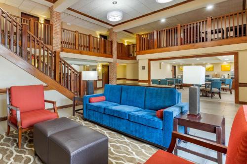 Milford Hotel | Comfort Inn & Suites Milford