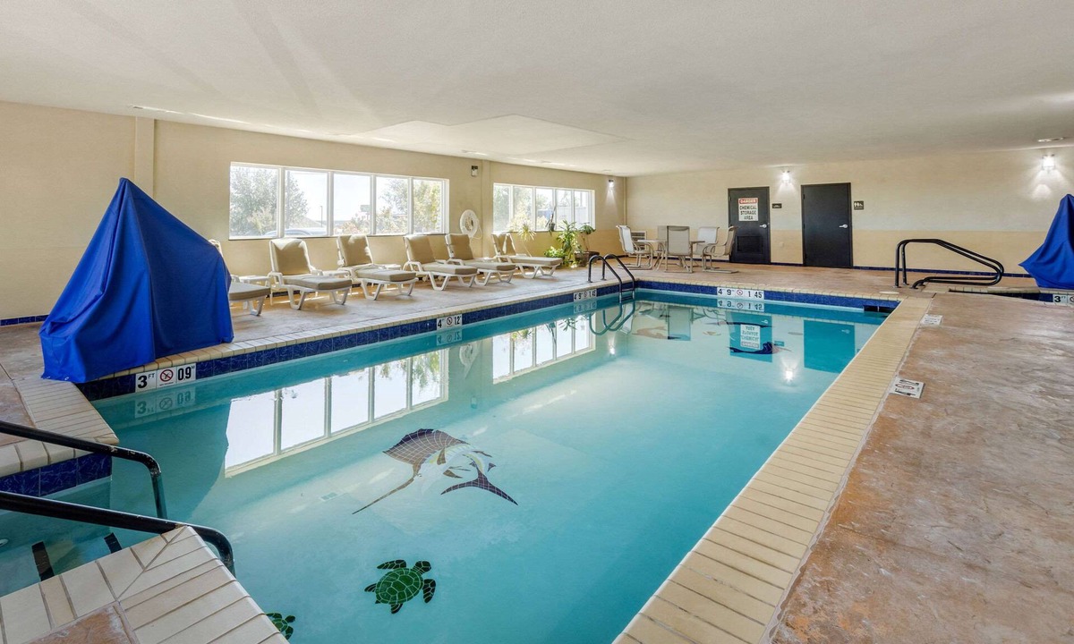 Perry Hotel | Comfort Inn & Suites Perry I-35