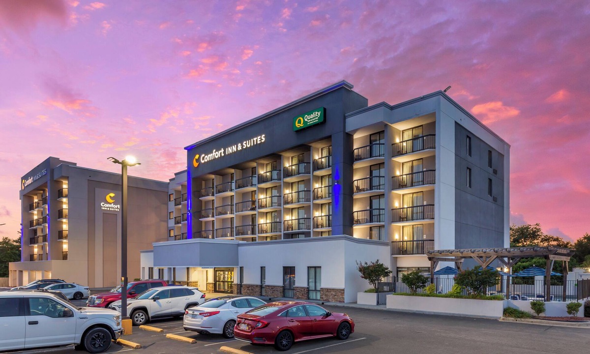Pine Forest Hotel | Comfort Inn & Suites Spring Lake - Fayetteville near Fort Bragg