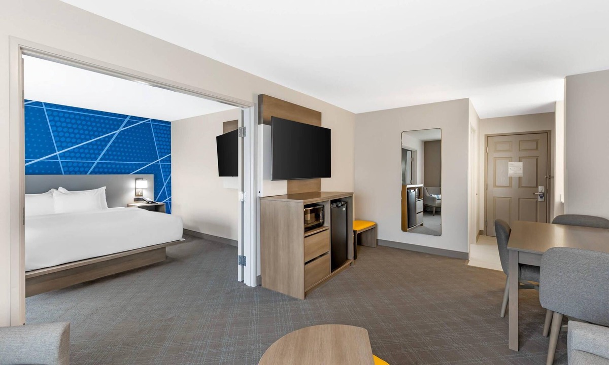 Summerset Hotel | Comfort Inn & Suites Summerset - North Rapid City