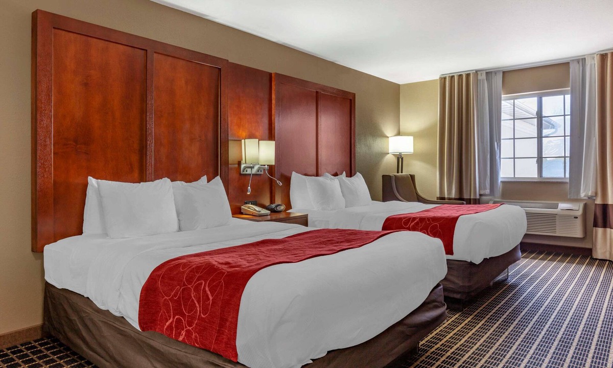 Delavan Hotel | Comfort Suites Delavan - Lake Geneva Area