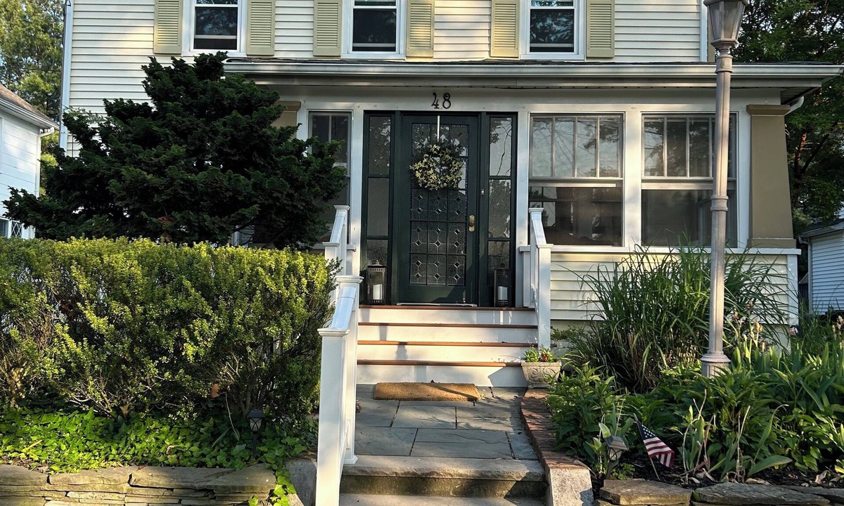 Red Bank House | Comfortable 3-bedroom house in Red Bank, close to town, restaurants and beaches